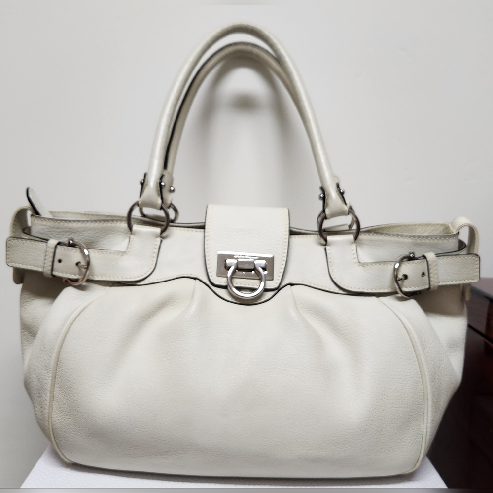 SALVATORE FERRAGAMO Leather Satchel with Gancini Buckle DH-21 A050